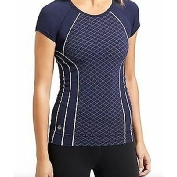 ⭐️ Athleta Finish Fast Line Tee Navy Blue Size M - Picture 1 of 4